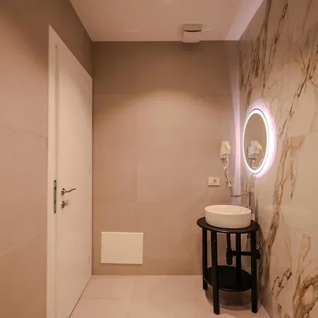 Giselle Escape Tiran