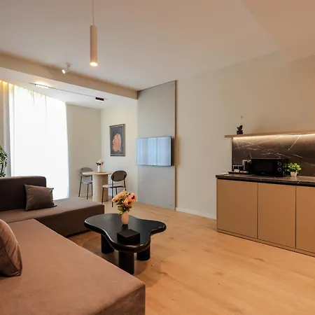 Giselle Escape Apartment *