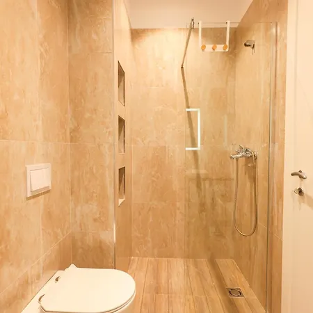 Giselle Escape Tirana