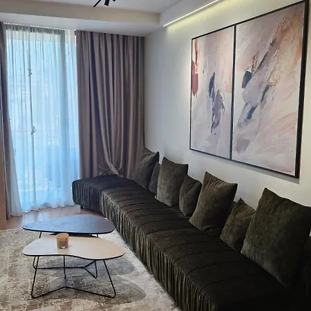 Giselle Escape Apartment *