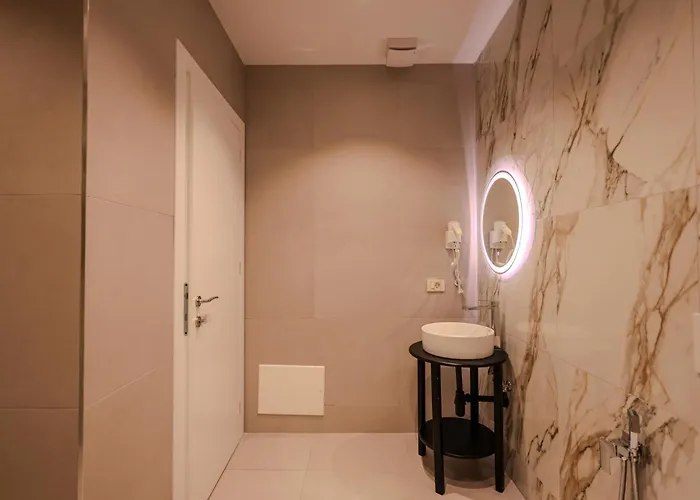 Giselle Escape Tirana